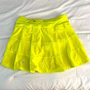 Pace Rival Mid-Rise Skirt